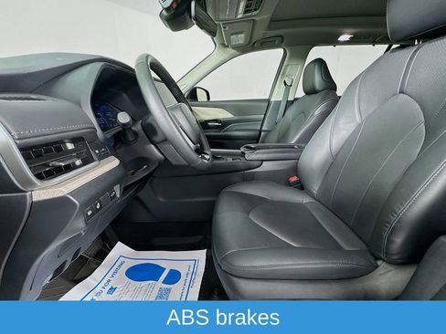 Used 2024 Toyota Grand Highlander Limited image 26
