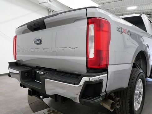 Used 2023 Ford F250 XLT AWD/4WD image 37