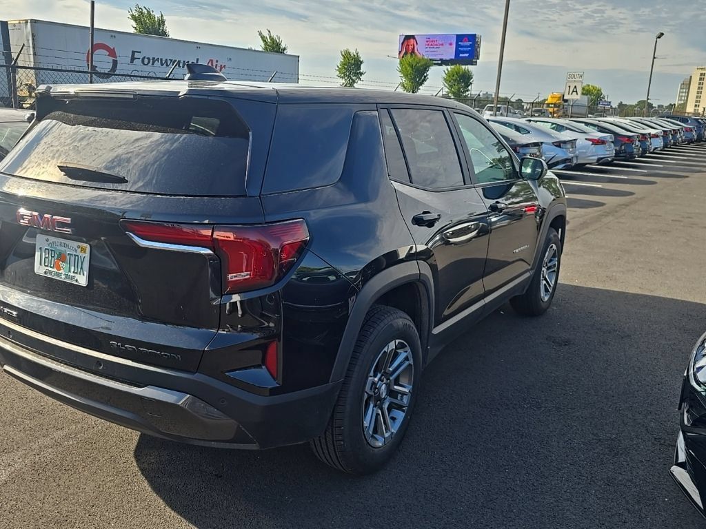 Used 2025 GMC Terrain Elevation AWD/4WD image 3