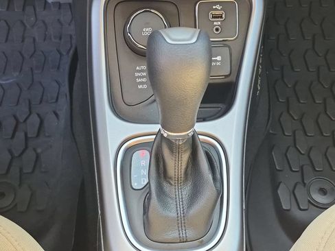 Used 2018 Jeep Compass Sport AWD/4WD image 21