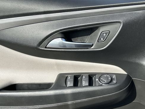 Used 2025 Buick Envista Avenir FWD image 23