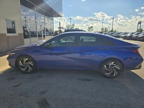 Used 2025 Hyundai Elantra Sport FWD image 6