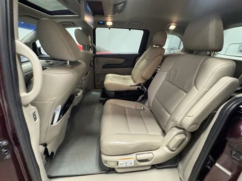 Used 2011 Honda Odyssey Touring Elite image 20