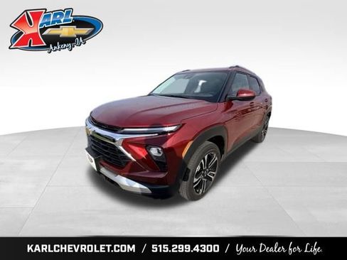 Certified 2025 Chevrolet TrailBlazer LT w/ LT Cold Weather Package AWD/4WD image 1