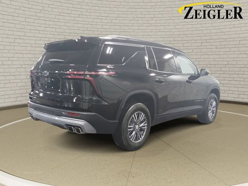 Used 2026 Chevrolet Traverse LT w/ Driver Confidence Package AWD/4WD image 5