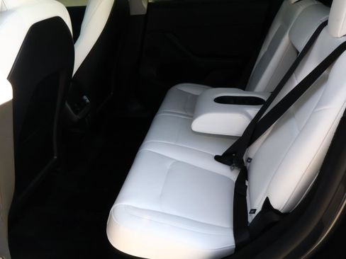 Used 2025 Tesla Model Y Performance image 21