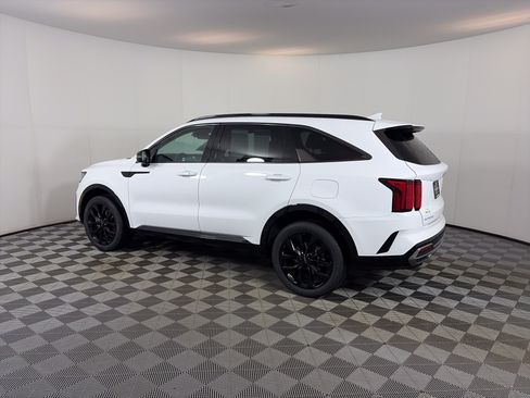 Certified 2023 Kia Sorento SX AWD/4WD image 9