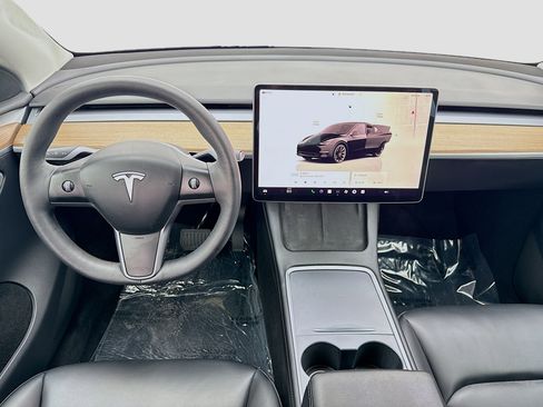 Used 2023 Tesla Model Y AWD image 15