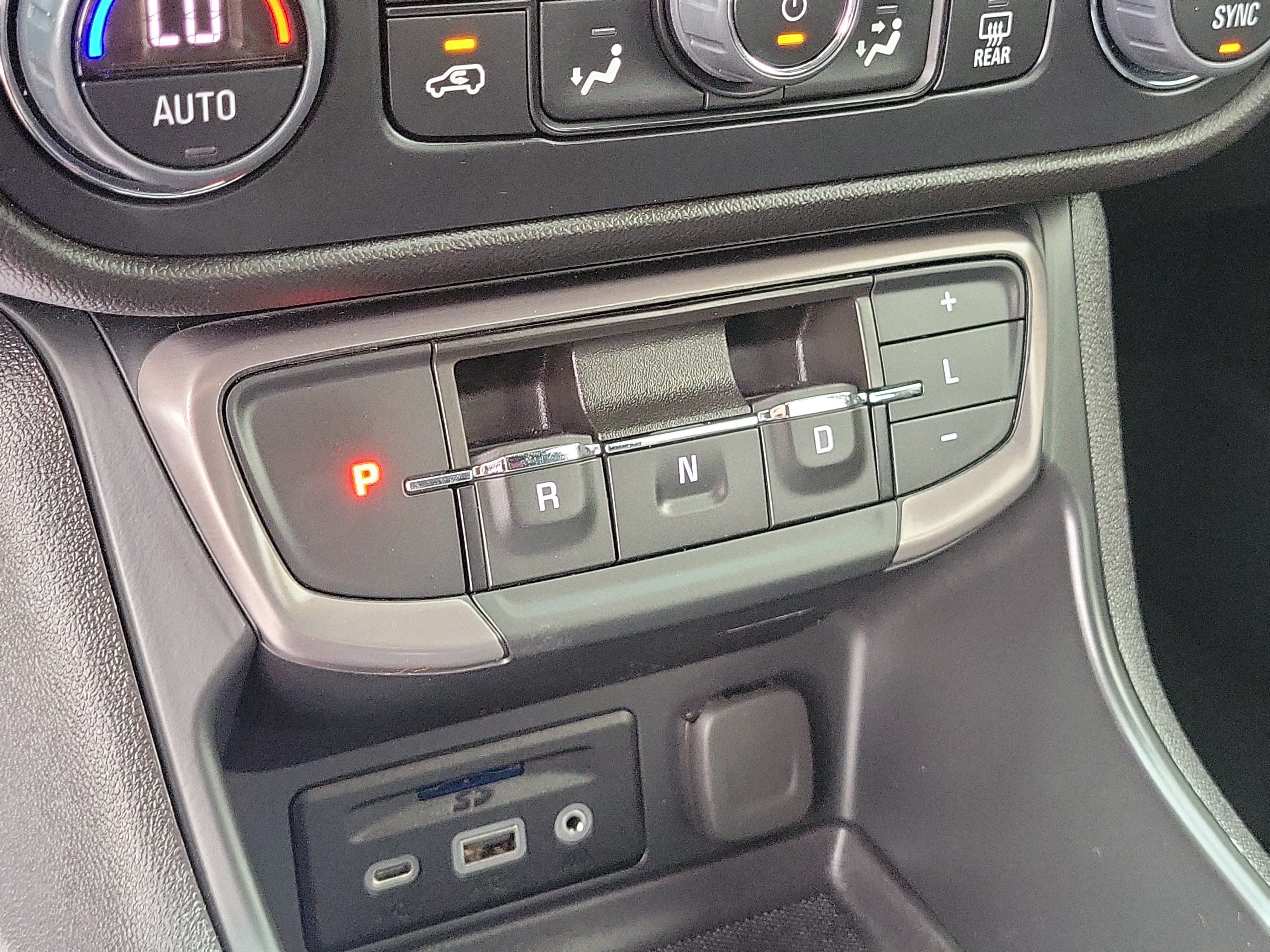 Used 2024 GMC Terrain AT4 AWD/4WD image 29