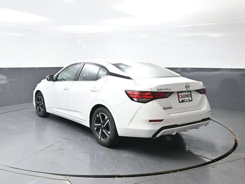 Used 2024 Nissan Sentra SV FWD image 11