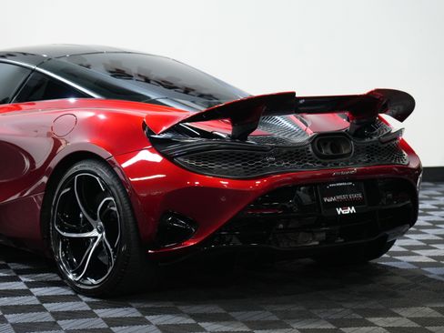 Used 2024 McLaren 750S image 19