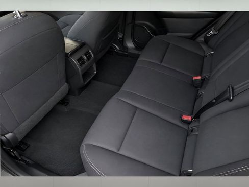 Used 2023 Nissan Rogue S image 16