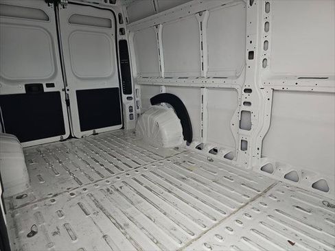 Used 2025 RAM ProMaster 2500 FWD image 17