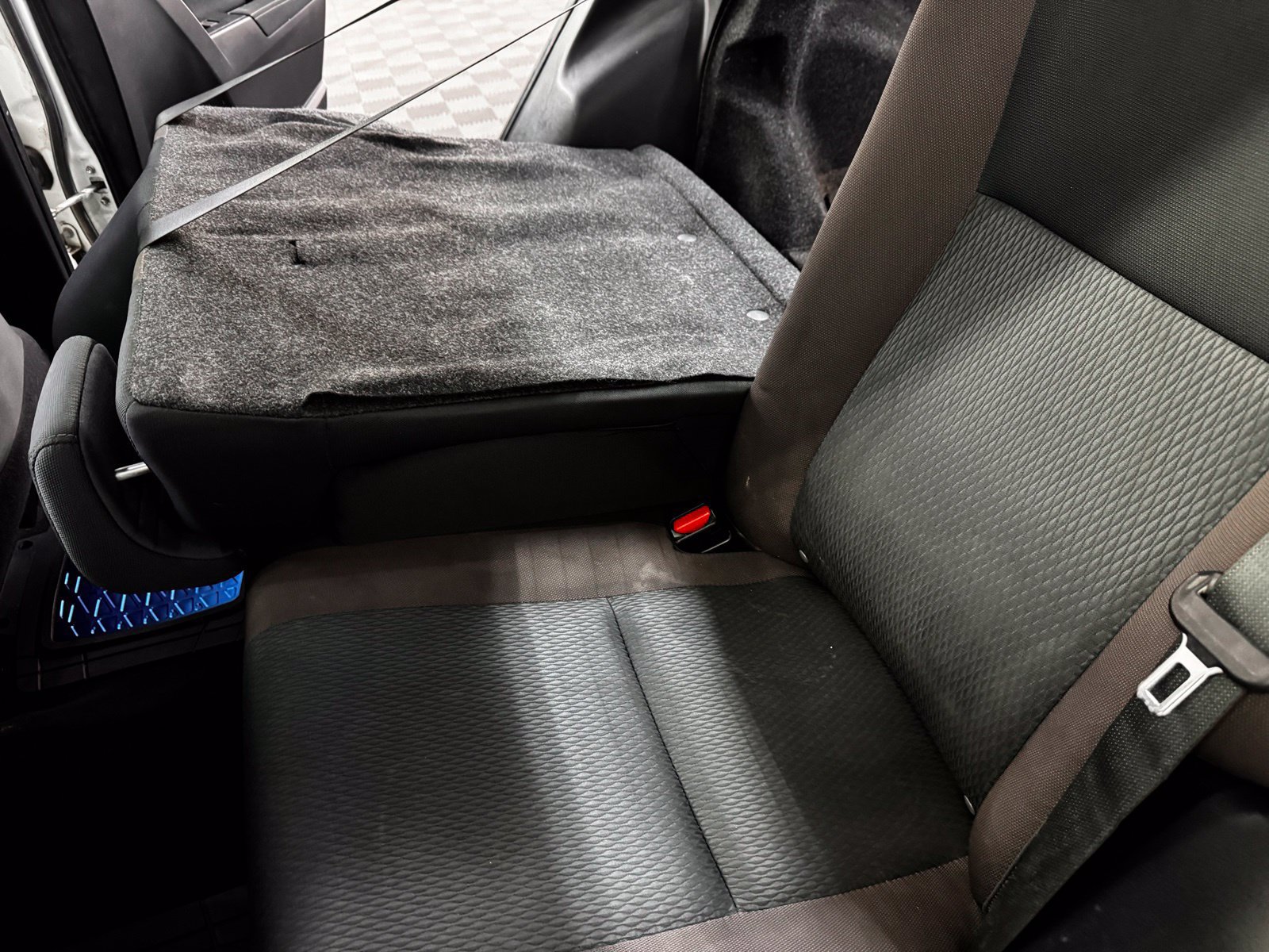 Used 2019 Toyota Corolla LE FWD image 28
