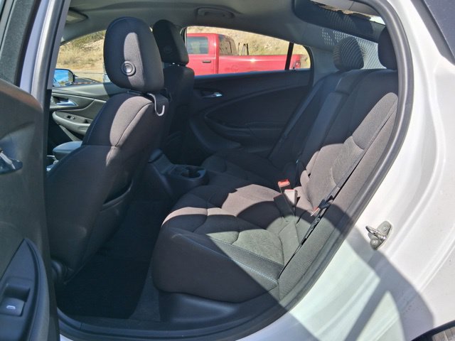 Used 2018 Chevrolet Volt LT w/ Comfort Package FWD image 7