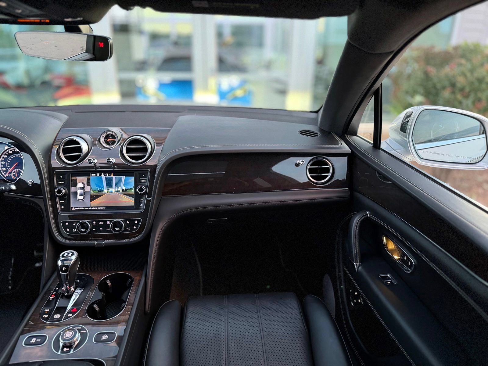 Used 2019 Bentley Bentayga AWD/4WD image 41