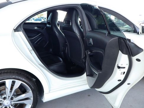 Used 2016 Mercedes-Benz CLA 250 image 35