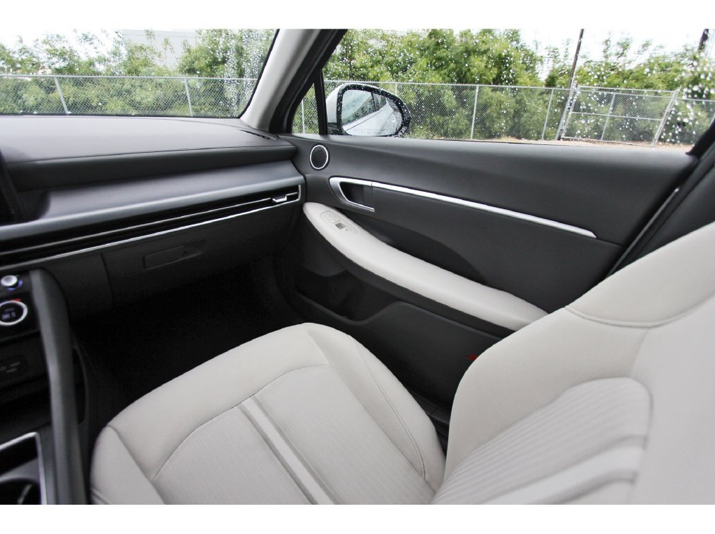 Certified 2025 Hyundai Sonata SEL FWD image 11