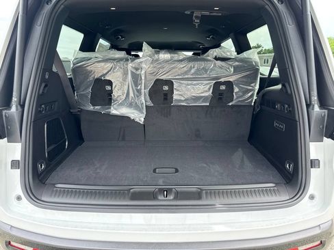 New 2026 Jeep Grand Wagoneer Limited AWD/4WD image 25