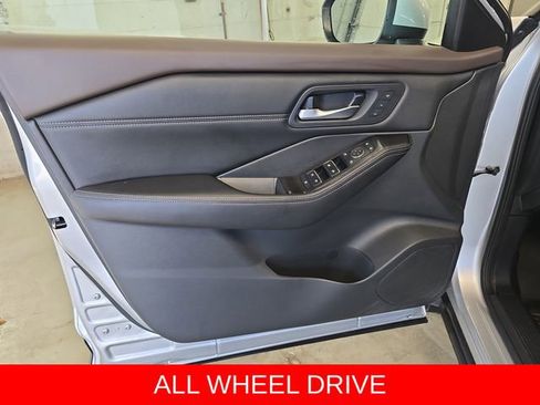 Used 2022 Nissan Rogue SL w/ SL Premium Package image 28