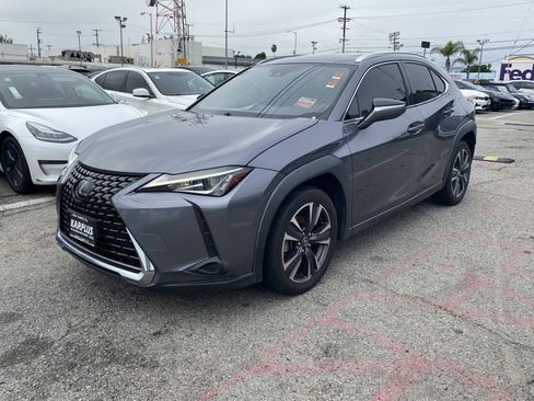 Used 2019 Lexus UX 200 w/ Premium Package FWD image 2