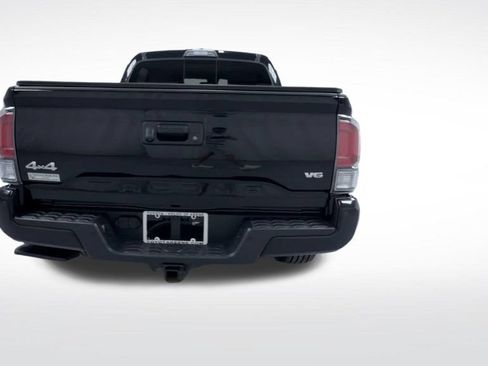 Certified 2022 Toyota Tacoma Limited AWD/4WD image 8