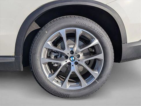 New 2026 BMW X5 xDrive40i w/ Premium Package image 10