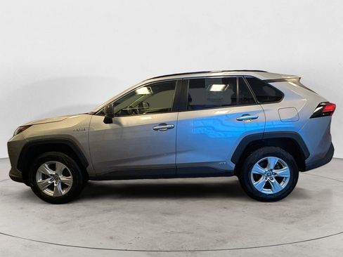 Used 2019 Toyota RAV4 LE image 2