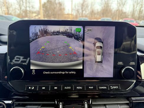 Used 2023 Nissan Pathfinder SL w/ SL Premium Package AWD/4WD image 32