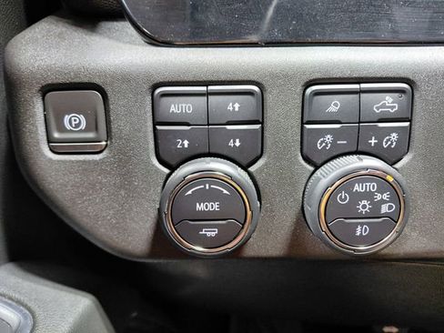 Used 2024 Chevrolet Silverado 2500 LTZ w/ LTZ Convenience Package AWD/4WD image 46