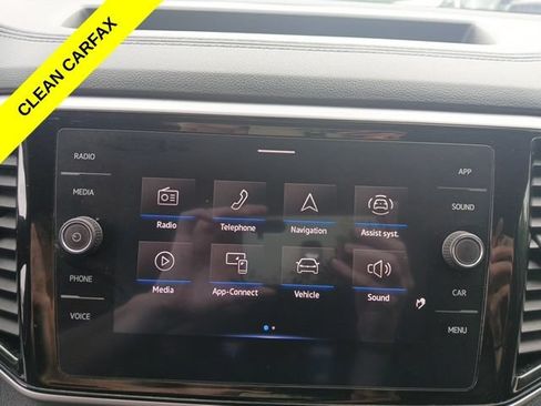Used 2022 Volkswagen Atlas Cross Sport SE AWD/4WD image 19