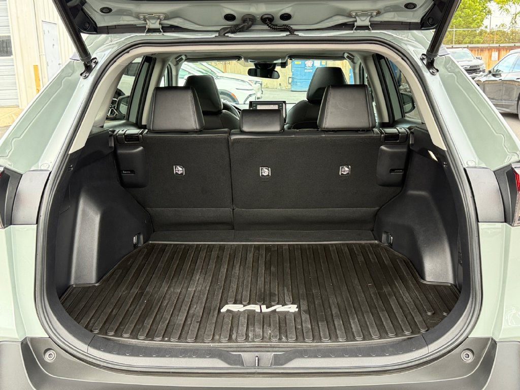 Used 2022 Toyota RAV4 XLE Premium AWD/4WD image 24