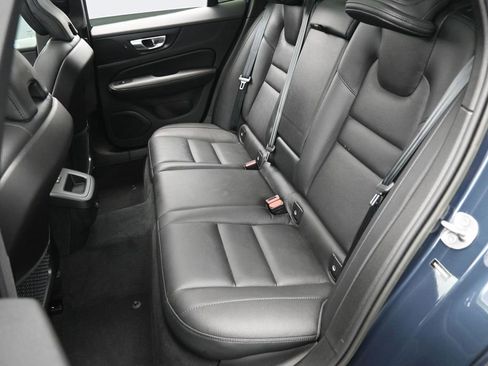 Used 2023 Volvo V60 B5 Cross Country Plus w/ Climate Package image 28