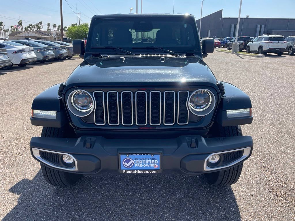 Used 2025 Jeep Wrangler Unlimited Sahara AWD/4WD image 2