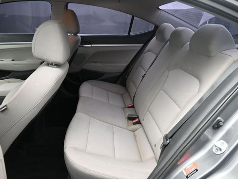 Used 2020 Hyundai Elantra SE FWD image 12