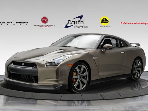 Used 2009 Nissan GT-R Premium AWD/4WD image 1