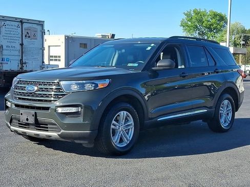 Used 2022 Ford Explorer XLT w/ Equipment Group 202A AWD/4WD image 6