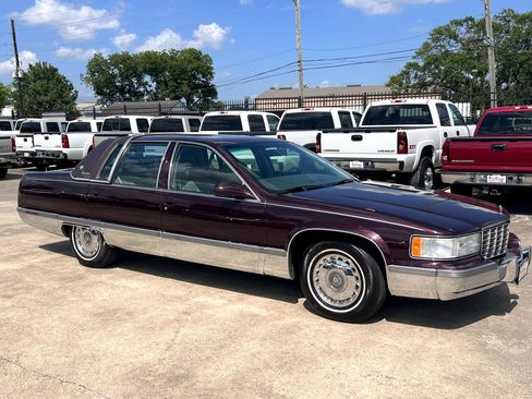 Used 1996 Cadillac Fleetwood Brougham image 9
