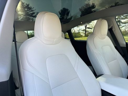 Used 2024 Tesla Model Y Long Range image 25