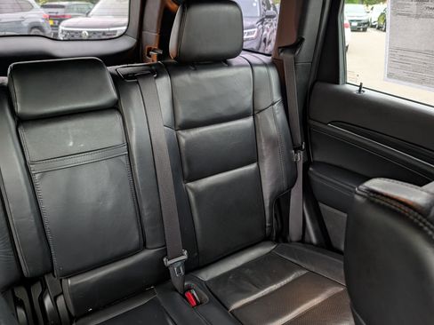 Used 2019 Jeep Grand Cherokee Limited w/ Luxury Group II AWD/4WD image 14