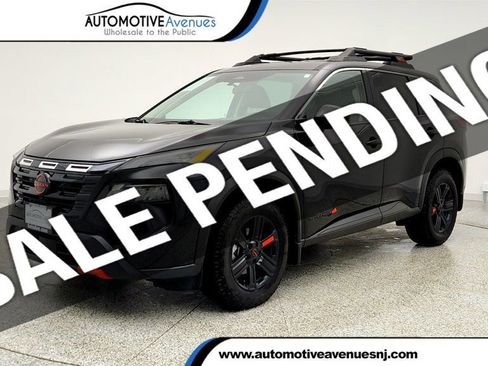 Used 2025 Nissan Rogue SV AWD/4WD image 1