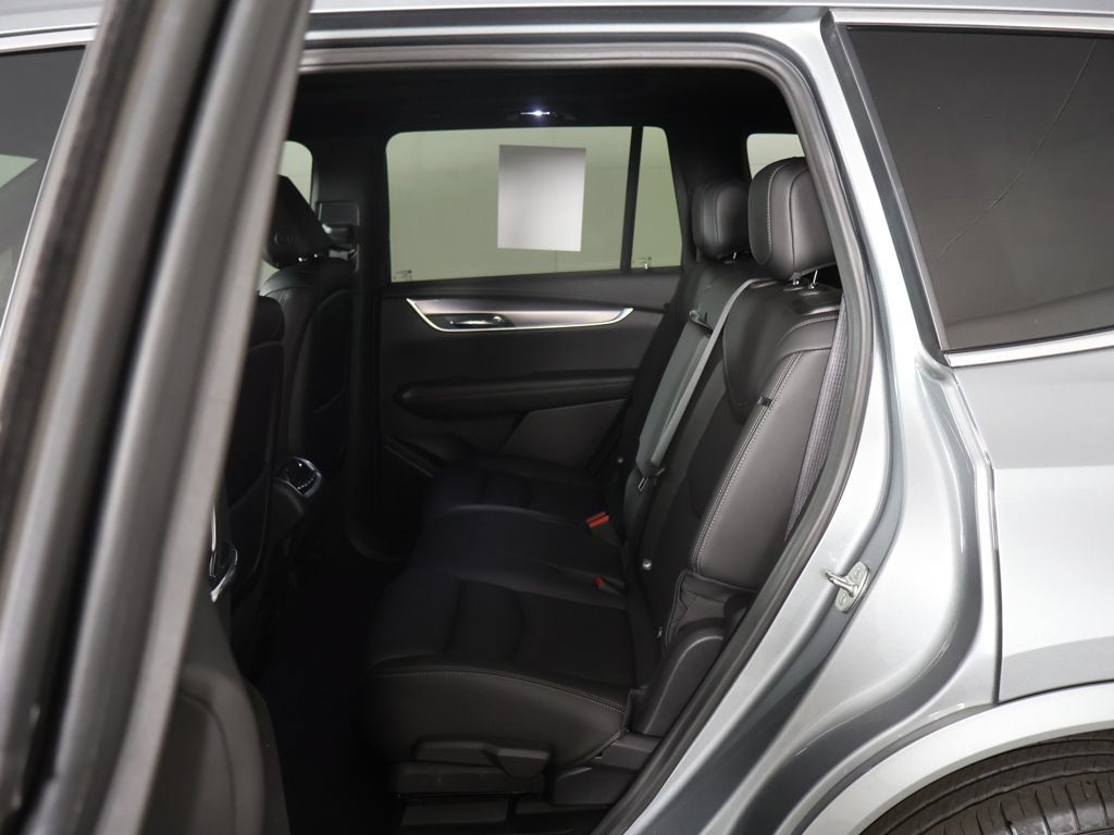 Used 2024 Cadillac XT6 Luxury w/ LPO, Floor Liner Package AWD/4WD image 31