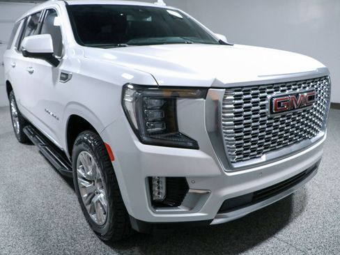 Used 2023 GMC Yukon Denali AWD/4WD image 5