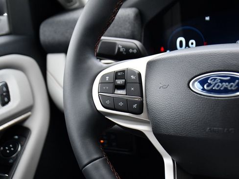 Used 2026 Ford Explorer Active w/ Active Comfort Package image 36