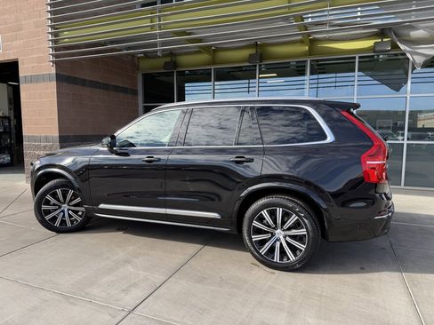 Used 2025 Volvo XC90 B5 Core image 5