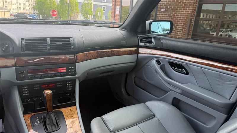 Used 2003 BMW 540i Sedan RWD image 28