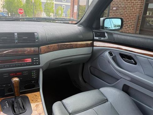 Used 2003 BMW 540i Sedan image 28