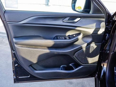 New 2025 Jeep Grand Cherokee L Altitude image 23