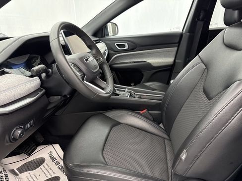Used 2024 Jeep Compass Latitude AWD/4WD image 18