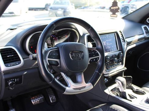 Used 2018 Jeep Grand Cherokee Trackhawk AWD/4WD image 32